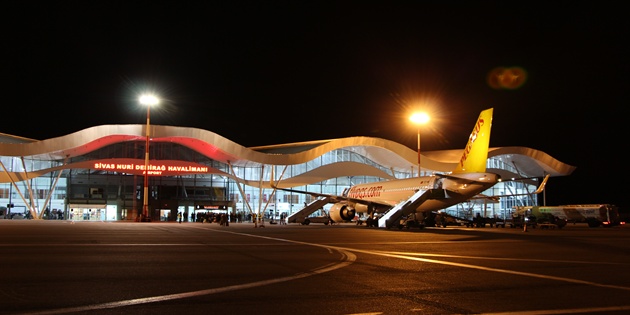 Sivas Nuri Demirağ Havalimanı İlk Çeyrekte 107 Bin Kişiye Hizmet Verdi